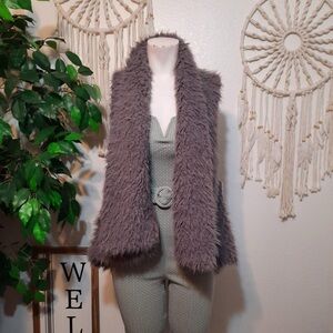 fur body warmer style🐺 Worn 2/3 times Great...